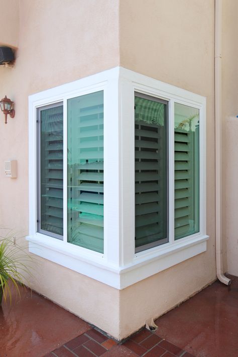 Corner Windows Corner Window Ideas, Bay Window Trim, Retrofit Windows, Window Options, Frame Windows, Corner Windows, Modern Window Grill, Window House, Window Solutions