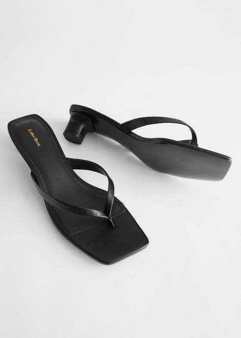 Trending Heels, Heeled Flip Flops, Black Kitten Heels, Black Flip Flops, Leather Flip Flops, Shoe Inspo, Aesthetic Shoes, Black Sandals Heels, Pretty Shoes