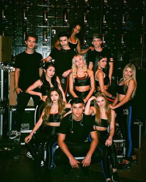 71.5k Likes, 784 Comments - NOW UNITED (@nowunited) on Instagram: “#AfraidOfLettingGo music video out on Sunday!! U guys ready??? - BAILEY 🇵🇭” Squad Pictures, Squad Photos, Bailey May, Now United, Love Now, Girl Gang, Cute Friends, Friends Photography, Friend Pictures