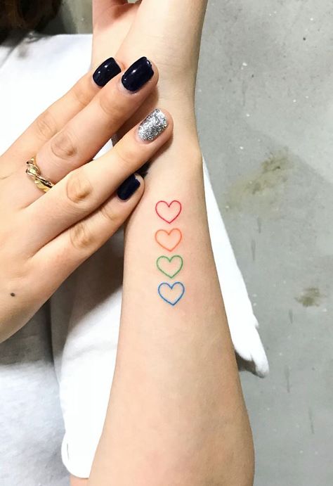 Wrist Tattoos Girls, Meaningful Wrist Tattoos, Tattoos For Girls, Palm Tattoos, Shape Tattoo, Small Girl Tattoos, Wrist Tattoos For Women, Tattoo Feminina, Subtle Tattoos