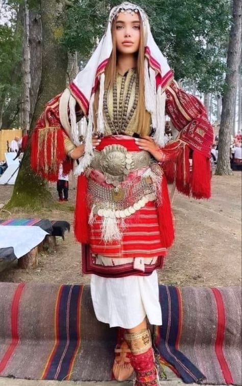 Balkan Women, Macedonian Culture Aesthetic, Bosnia Traditional Clothes, Macedonian Clothing, Balkan Traditional Clothes, Serbian Traditional Clothing, Traditional Macedonian Clothing, Macedonian Traditional Clothing, Macedonia Traditional Clothing