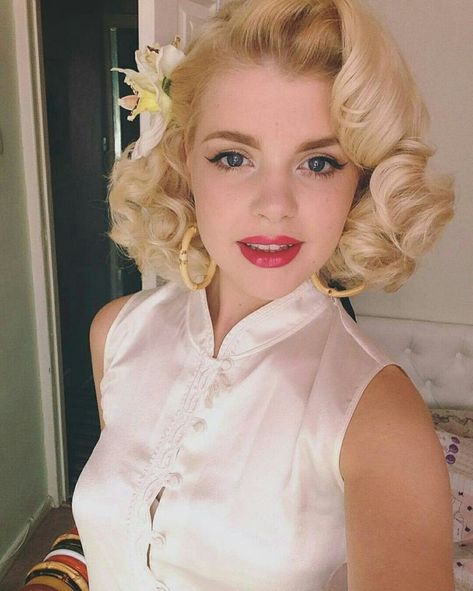 50s Hair Styles, Vintage Short Haircuts, Hairstyles Hollywood, 50s Hair, Roller Set Hairstyles, 60s Hairstyles, Hairstyles Vintage, Old Hollywood Hair, 60s Hair