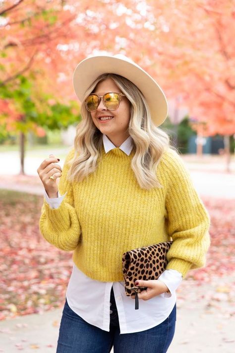 Yellow Hued How To Style Yellow Sweater, Yellow Outfit Winter, Yellow Winter Outfits, Black White Grey Outfits, Cocktail Casual Attire, Denim Blazer Outfit, Yellow Sweater Outfit, Earth Tone Outfits, Yellow Turtleneck