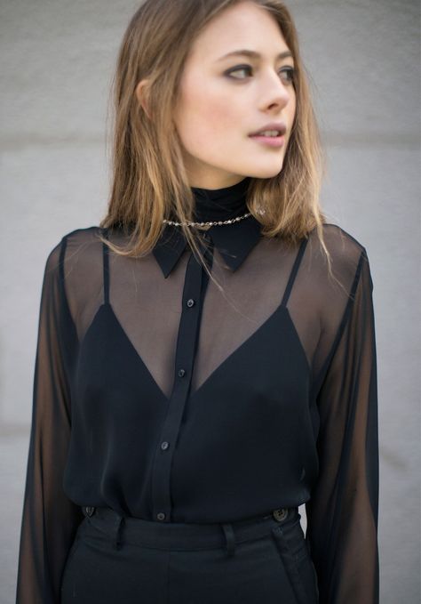 Neue Outfits, Winter Shirts, Sheer Shirt, All Black Outfit, Mode Inspo, Looks Style, Mode Inspiration, Outfits Casuales, Black Outfit