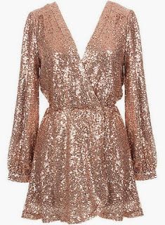 Usually not one for tons of sequins but this rose gold shade dress is gorg! Afrikaanse Mode, Gold Sequin Dress, New Years Eve Dresses, Eve Dresses, Eve Outfit, New Years Dress, New Years Eve Outfits, Outfits Black, Busy Bee