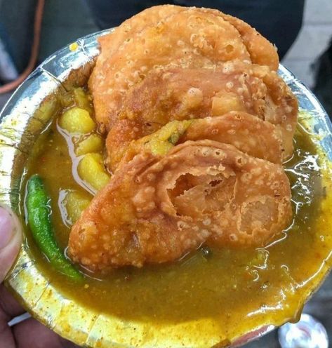 Kachori Snacks Vegetarian, Indian Fast Food, Healthy Food Quotes, Variety Food, Eating Food Funny, Party Food Dessert, Soul Food Dinner, Tastemade Recipes, Indian Street