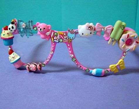 It's like someone looked inside my brain and put what they saw on the cutest glasses I have ever seen! I NEED THESE ASAP! Decorated Glasses Frames, Junk Glasses, Decorated Glasses, Decora Harajuku, Custom Glasses, Like Someone, Scene Emo, Cute Little Things, My Brain