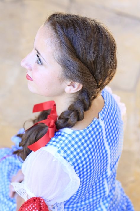 Dorothy Braids | The Wizard of Oz Dorothy Hair, Dorothy Wizard Of Oz, 5 Minute Hairstyles, Mens Hair Trends, Hair Ribbons, Athletic Hairstyles, Judy Garland, The Wizard Of Oz