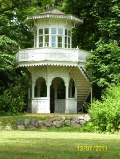 White Gazebo, Backyard Gazebo, Gazebo Pergola, Garden Gazebo, Beautiful Backyards, Dream House Decor, Outdoor Rooms, Lush Green, Dream Home Design