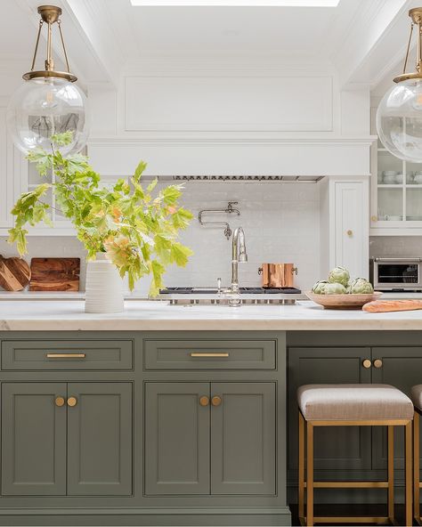 two-tone-green-and-white-kitchen-cabinets-2