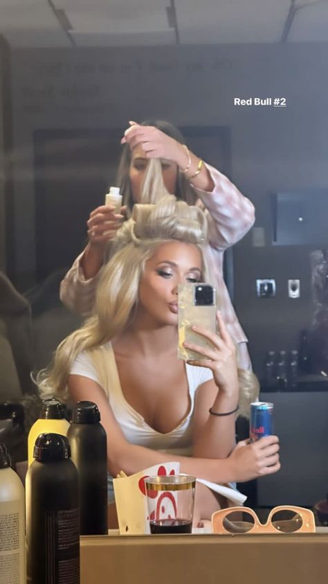 Blonde Influencer, Megan Moroney Hairstyles, Megan Moroney Makeup, Megan Moroney Aesthetic, Megan Moroney Poster Prints, Megan Moroney Album Cover, Megan Moroney, Megan Moroney Concert, Pageant Hair And Makeup