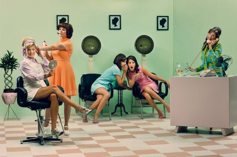 Luxury Beauty Salon Design, Vintage Beauty Salon, Vintage Hair Salons, Beauty Salon Design, Beauty Parlor, Salon Design, Up Girl, Vintage Hairstyles, Luxury Beauty