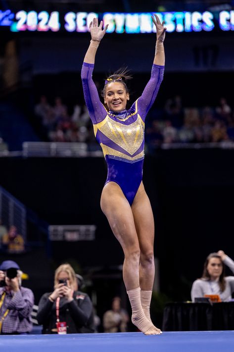 Haleigh Bryant (LSU Tigers) #ncaa #gymnastics Lsu Gymnastics, Gymnastics Photos, Artistic Gymnastics, Female Gymnast, Curvy Women Jeans, Sport Photography, Lsu Tigers, Human Poses, Action Poses