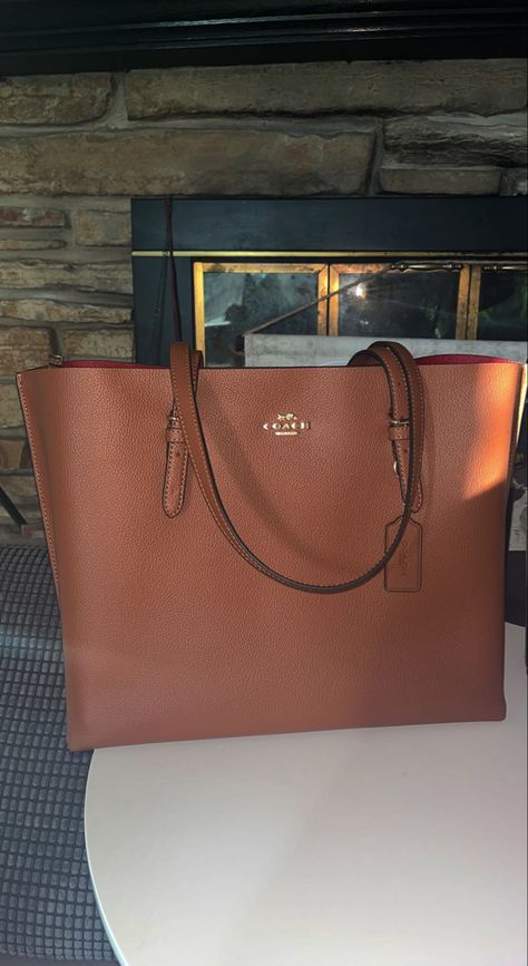 Fall fashion, fall bag, fall purse, fall aesthetic, neutrals, neutral bag, neutral purse, coach bag, coach purse, coach New York, coach outlet, coach factory Kors Jet Set, Jet Set, Michael Kors Jet Set, Michael Kors, Tote Bag