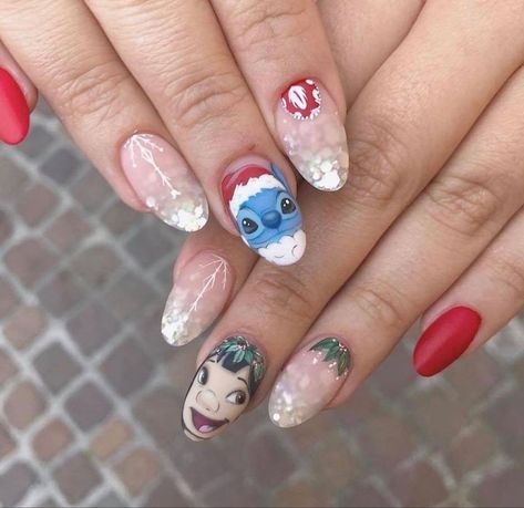 Stitch Nails Christmas, Stitch Christmas Nails, Christmas Stitch Nails, Holiday Nails Christmas, Cute Simple Nails, Disney Nails, Pretty Christmas, Personalized Clothes, Holiday Nails