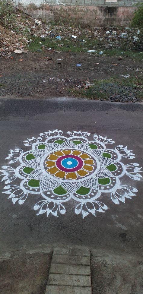 Large Rangoli Designs, Accessories Layering, Accessories Drawing, Drawing Jewelry, Easy Rangoli Designs Videos, Very Easy Rangoli Designs, Accessories Logo, Rangoli Designs Photos, Necklaces Black