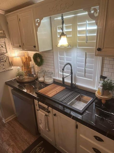 Farmhouse Single Wide Mobile Home, Trailer Home Decorating, Mobile Home Kitchen Ideas, Single Wide Kitchen Remodel, Single Wide Kitchen Ideas, Mobile Home Interior Ideas, Expedition Happiness, 2024 Tips, Small House Kitchen