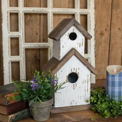 Metal Birdhouse, Farmhouse Birdhouses, Victorian Birdhouses, Old Fashioned Decor, Spring Must Haves, Mantel Surround, Bird Houses Ideas Diy, Vintage Porch, Potting Table