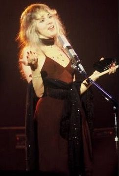 Stevie Nicks Concert, Stevie Nicks Style, Stephanie Lynn, Ancient Queen, Stevie Nicks Fleetwood Mac, Fleetwood Mac, Stevie Nicks, Iconic Women, Female Singers