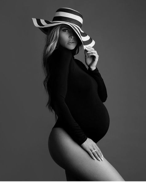 Maternity Bodysuit, Maternity Studio Photoshoot, Studio Maternity Photos, Maternity Photo Outfits, Maternity Photography Studio, Maternity Photography Poses Pregnancy Pics, Couple Pregnancy Photoshoot, Maternity Photoshoot Outfits, Maternity Studio