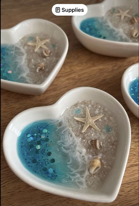 Seashell Art Diy, Beach Themed Crafts, Nautical Crafts, Resin Crafts Tutorial, Resin Art Painting, Diy Resin Projects, Shell Crafts Diy, Sea Glass Crafts, Epoxy Resin Crafts