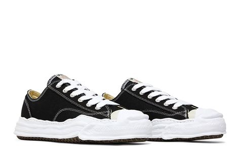 Best Maison Mihara Yasuhiro Shoes for Spring 2024 Maison Mihara Yasuhiro Shoes, Mihara Yasuhiro Shoes, Street Style Magazine, Shoes For Spring, Running Team, Maison Mihara Yasuhiro, Best Basketball Shoes, Maison Mihara, Contemporary Wardrobe