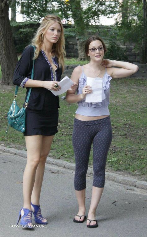 Leighton Meester Paparazzi, Blake Lively And Leighton Meester, Purple Top Outfit, Endless Summer Vacation, Blair And Serena, Hollywood Scenes, Gossip Girls, Estilo Hippie, Xoxo Gossip Girl