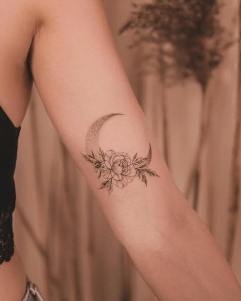 101 Best Crescent Moon Tattoo Ideas You'll Have To See To Believe! - Outsons Lotus Flower Crescent Moon Tattoo, Crescent Flower Tattoo, Flower Crescent Moon Tattoo, Crescent Moon And Flower Tattoo, Moon Tattoo With Words, Crescent Moon Tattoo With Flowers, Half Moon Tattoo With Flowers, Moon Tatoos Woman, Flowers And Moon Tattoo