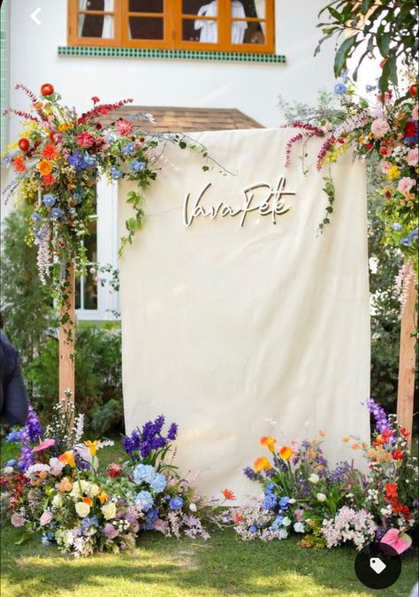 Garden Wedding Backdrop, Flower Backdrop Wedding, Wedding Backdrop Design, Future Wedding Plans, Garden Party Wedding, Pastel Wedding, Wildflower Wedding, Wedding Mood Board, Flower Backdrop