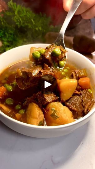 96K views · 8.1K reactions | Beef stew is the ultimate fall comfort food 🍲 🥩 full recipe below ⬇️ 

Ingredients
2lbs chuck roast cubed
1/4 flour
2tablespoons soy sauce
1 tablespoon Worcestershire 
2tablespoons ap seasoning
Neutral oil to brown

1 onion diced
3 large carrots roughly chopped
4 celery stalks chopped
4 garlic cloves minced
1 tablespoon tomato paste
48 oz @kettleandfire beef broth
1 sprig rosemary
5 potatoes roughly chopped
1.5 cups of frozen peas
Handful of finely chopped parsley 
Salt and pepper to taste

**** Use this link or the link tree in my bio for discount on KF products!!
https://get.aspr.app/SHI4j
Use my promo to get 20% of your online order from Kettle and fires online store! promo code: FOODCREATIONSFORYOU *****

Chop up your roast into cubes. Add it to a bowl wi Easy Beef Stew Recipe, Recipes With Soy Sauce, Easy Beef Stew, Beef Fillet, Fall Comfort Food, Fall Dinner Recipes, Beef Stew Recipe, Soup And Stew, Dinner Entrees