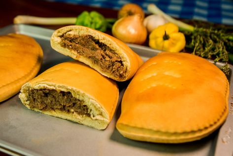 Jamaican Coco Bread Recipe, Jamaican Coco Bread, Coco Bread Recipe, Coco Bread, Beef Patties Recipes, Belize Food, Jamaican Beef Patties, Guyanese Recipes, Jamaican Patty