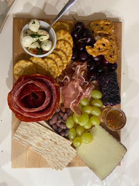 Nibbles Ideas, Birthday Charcuterie Board, Birthday Charcuterie, Chacuterie Board, Trader Joes Food, Dream Food, Charcuterie Inspiration, Food Mood, Charcuterie And Cheese Board