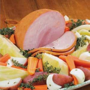 Precooked Ham Recipes, Boiled Ham Dinner, Ham Boiled Dinner, New England Boiled Dinner, Dinner Ham, Ham Dinner Recipes, England Recipes, Precooked Ham, Spice Bag