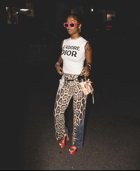 Bandu Top Outfit, Houston Birthday Outfit, Classy Concert Outfit Ideas Black Women, Cheetah Pants Outfit Black Women, Designer Birthday Outfits Black Woman, Cheetah Print Outfits Black Women, Leopard Print Outfits Aesthetic, Cheetah Outfit Ideas, Cheetah Pants Outfit