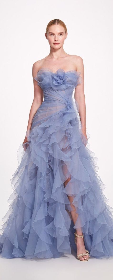 Marchesa Spring 2023 Periwinkle Gown, Periwinkle Wedding, Marchesa Spring, Viking Wedding, فستان سهرة, Stunning Gowns, Gala Dresses, Spring 2023, Marchesa