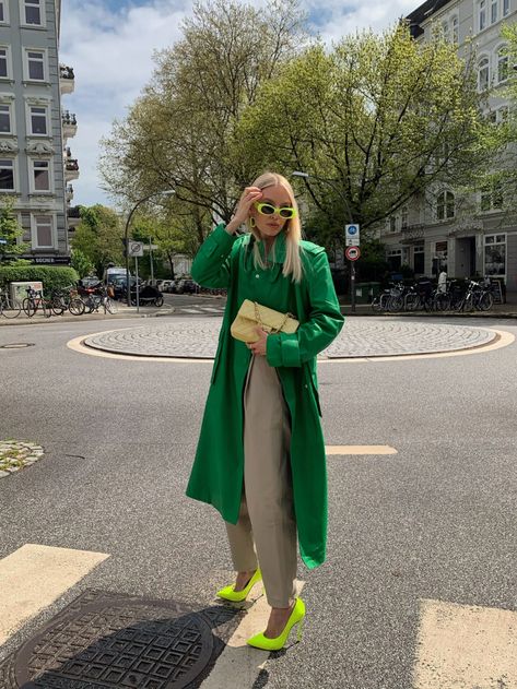 Paris Culture, Transitional Dressing, Leonie Hanne, Slay Outfits, Color Combos Outfit, Blogger Inspiration, Birger Christensen, 2022 Style, Bleached Denim