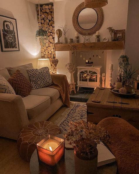 𝕭𝖊𝖙𝖍 on Instagram: "Another wet n windy day ! And a day off! The best combo ! 🤎 ▽▽▽▽▽▽▽ ▽▽▽▽▽▽▽ ▽▽▽▽▽▽▽ ▽▽▽▽▽▽▽ #cosyhome #cosy #cosylivingroom #cosyvibes …" Cosy Houses Interior, Simple Cosy Home, Cosy Apartment Bedroom, Cosy House Decor, Cosy Cottage Decor, Cosy House Interior, Cosy Cottage Living Room Ideas, Cosy House Ideas, Front Room Decorating Ideas Cozy