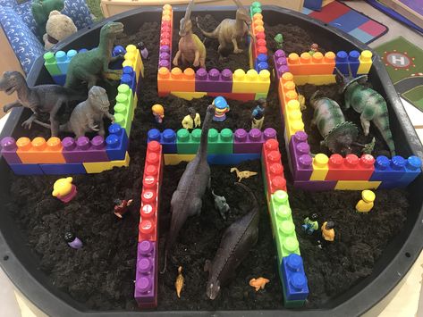 Tuff Tray Dinosaurs, Small World Dinosaurs Eyfs, Dinosaur Display Eyfs, Dinosaur Activities Eyfs Literacy, Dinosaur Tuff Tray Small World Play, Animals Eyfs Activities, Dinosaur Tuff Tray, Dinosaur Tuff Tray Ideas, Dinosaurs Eyfs