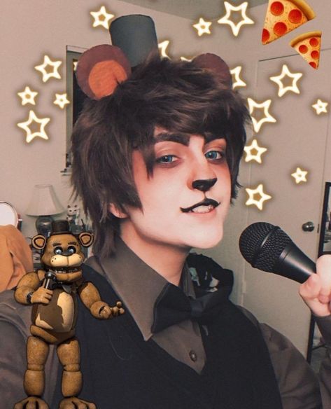 5 Nights Of Freddy Costume, Halloween Fnaf Costumes, Diy Fnaf Costume, Fnaf Characters As Humans, Glamrock Freddy Makeup, Foxy Makeup Fnaf, Freddy Fazbear Makeup, Easy Fnaf Cosplay, Fnaf Makeup Ideas