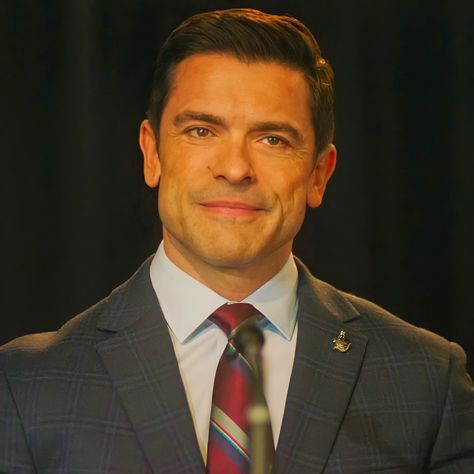 Mark Consuelos Riverdale, Hiram Lodge, Italian Soccer Team, Mark Consuelos, Fallen Kingdom, Beauty Hair Color, Kelly Ripa, Falling Kingdoms, Man Icon