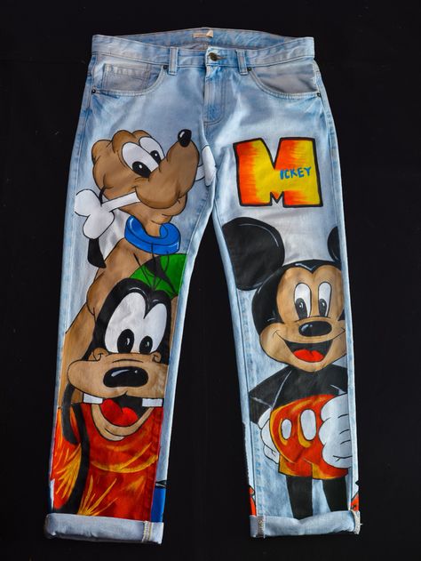 Mickey Mouse Club House, Custom Jeans Diy, Kid Birthday Outfits, Denim Diy Clothes, Mickey Mouse Outfit, Kids Clothes Diy, Custom Sneakers Diy, Diy Pants, Painted Clothes Diy