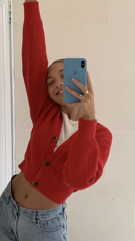 Cardigan Outfit, Maddie Ziegler, Red Cardigan, Mode Inspo, Mode Vintage, Mode Inspiration, 80s Fashion, Looks Vintage, Fashion Kids