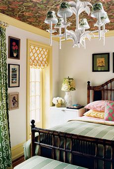 yellow trim via domino Painting Trim White, Wallpaper Ceiling, Yellow Trim, Décor Boho, Painting Trim, Bedroom Designs, The Ceiling, Beautiful Bedrooms, Bed Room