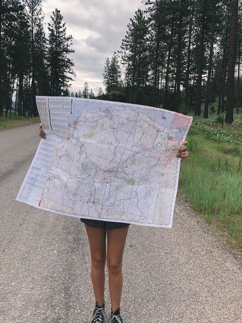 Roadtrip Map Aesthetic, Road Trip Map Aesthetic, Aesthetic Roadtrip Pictures, Road Map Aesthetic, National Parks Road Trip Aesthetic, Road Trip Astethic, The Road Trip Beth O'leary Aesthetic, Trip Astethic, Cross Country Road Trip Aesthetic