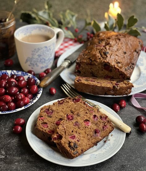 Cranberry, Mincemeat & Ginger Tea Loaf - Lavender and Lovage English Cake Recipe, Mincemeat Recipes, Homemade Mincemeat, Tea Loaf, Minced Meat Recipe, Loaf Cake Recipes, January Blues, Glace Cherries, Cranberry Recipes