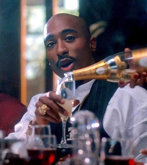 2pac Birthday, Tupac Videos, Tupac Photos, Tupac Makaveli, Tupac Wallpaper, Tupac Pictures, Hip Hop 90s, Hip Hop Quotes, Rap Quotes