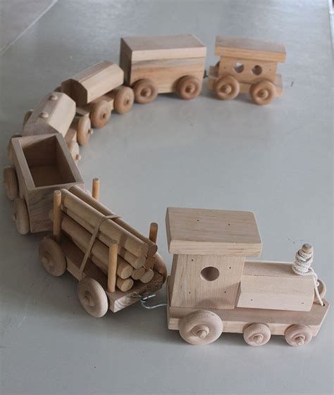 Old Wood Crafts, Wooden Toys Diy, Toy Trains Set, Wooden Toys Plans, Handmade Wooden Toys, Kids Wooden Toys, Wooden Train, Kids Wood, Train Set