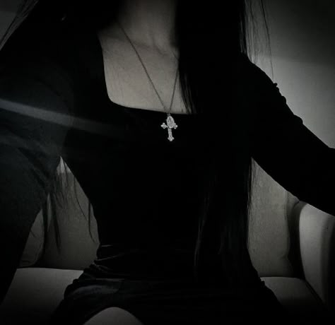 Discord Server, Black Hair, Cross Necklace, Hair, Black