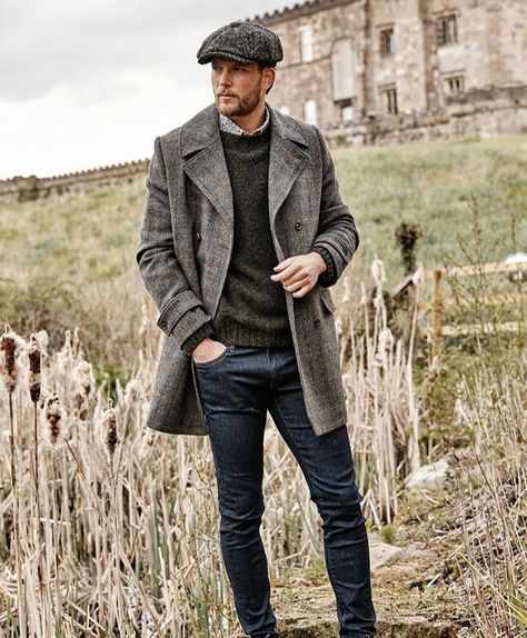 Luxury Men's Wool Tweed Jacket, Country Style Men, Luxury Winter Gentleman's Tweed Jacket, Country Outfits For Men, Luxury Menswear-inspired Winter Tweed Jacket, Fall Style Ideas, Clothes For Men Over 50, Tweed Coats, Style Examples