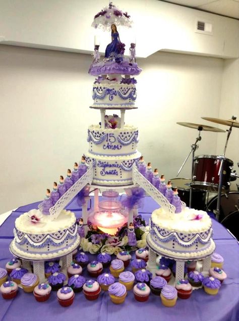 #nanisetc lilac and purple quince cake Purple Quince Cake, Cake For Quinceanera, Cake Quinceanera, Nutella Birthday Cake, Quinceañera Cakes, Purple Quinceanera Theme, Fountain Wedding Cakes, Butterfly Wedding Cake, Quince Cakes